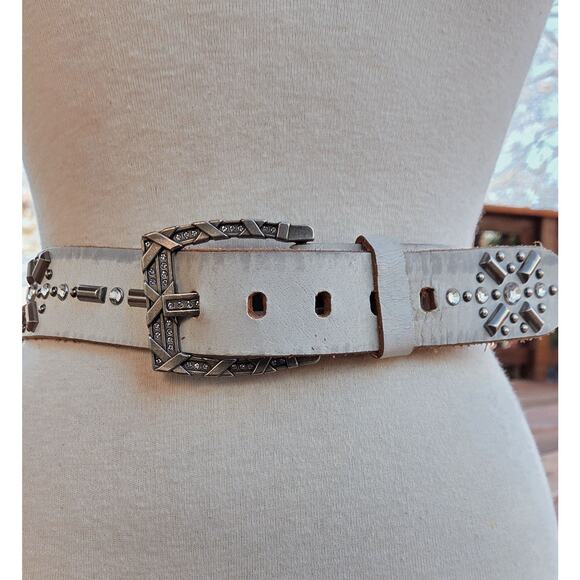 BKE Distressed White Leather Rhinestone Belt Sz S Antique Silver Western main image 9